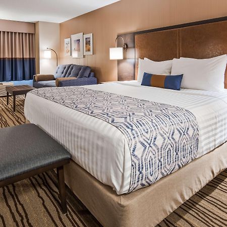 Best Western Plus Calgary Centre Inn Экстерьер фото