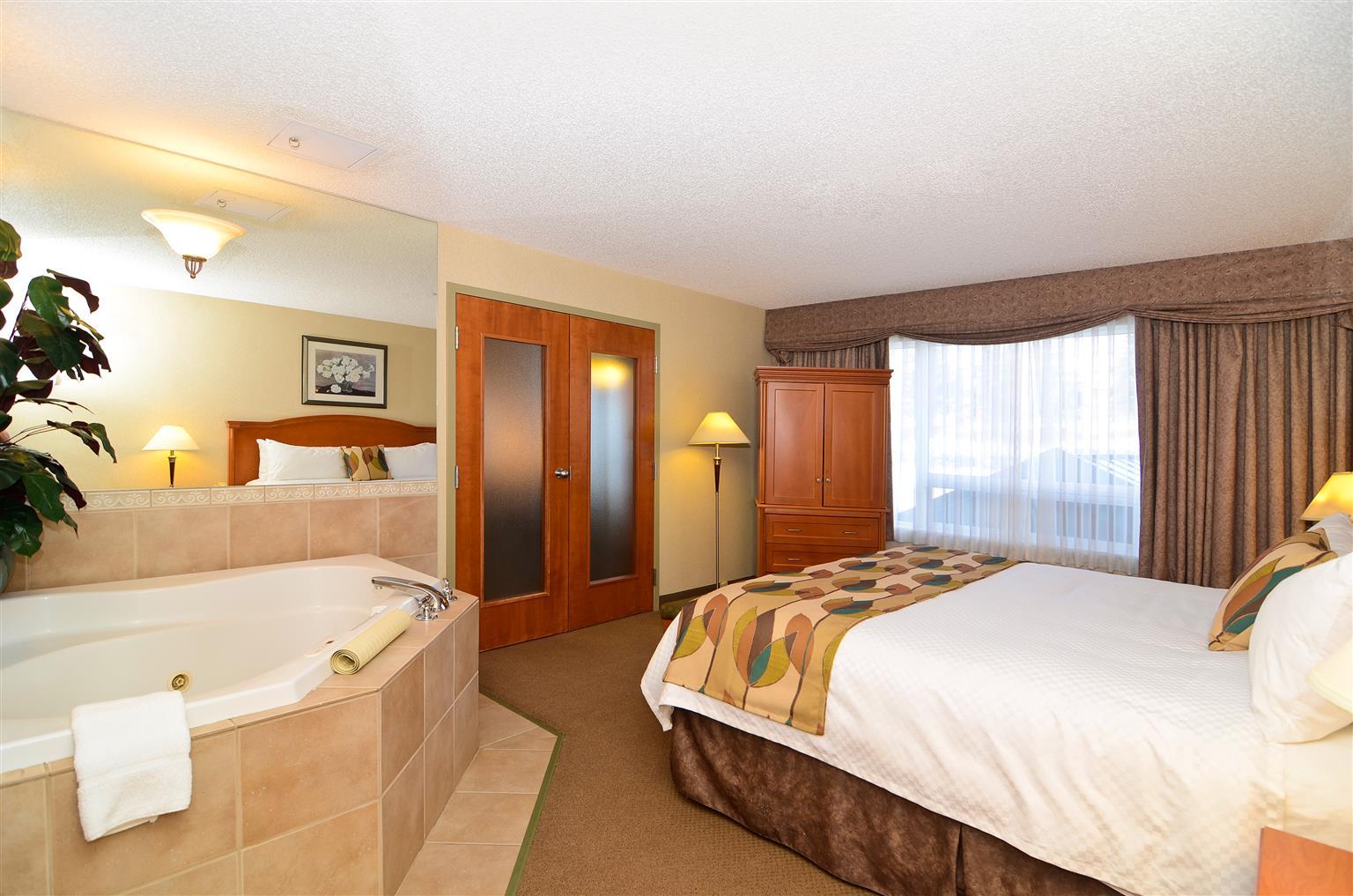 Best Western Plus Calgary Centre Inn Экстерьер фото